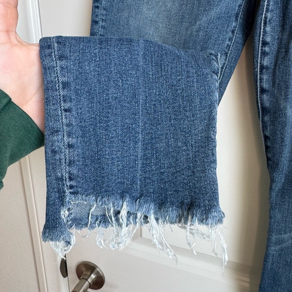 MOTHER The Stunner Zip Ankle Step Fray Jeans Size 26 - Picture 2 of 13